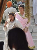 Twinkle Khanna at Akshay Kumar_s sister Alka Bhatia_s wedding with Surendra Hiranandani in Four Bungalows Gurdwara on 23rd Dec 2012,1 (5).JPG